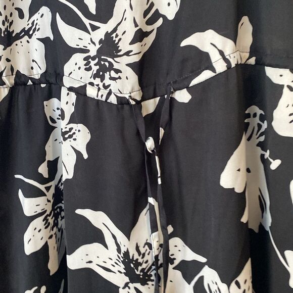 Banana Republic Black and White Floral Midi Dress Size 8P - Picture 5 of 12